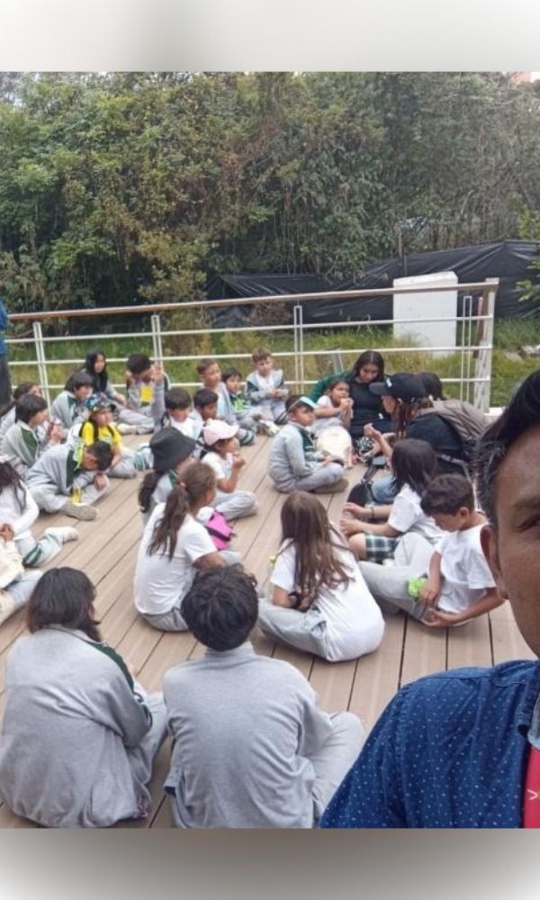 Taller en calle de Bogotaniedad